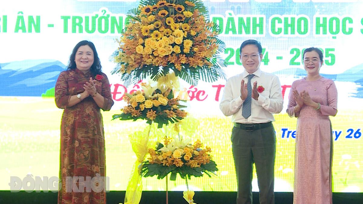 Bí thư Tỉnh uỷ - Chủ tịch HĐND tỉnh Hồ Thị Hoàng Yến dự lễ tổng kết tại Trường Phổ thông Hermann Gmeiner